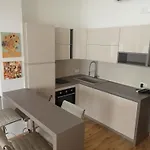 Arthome Apartment *