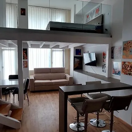 Arthome Apartament *