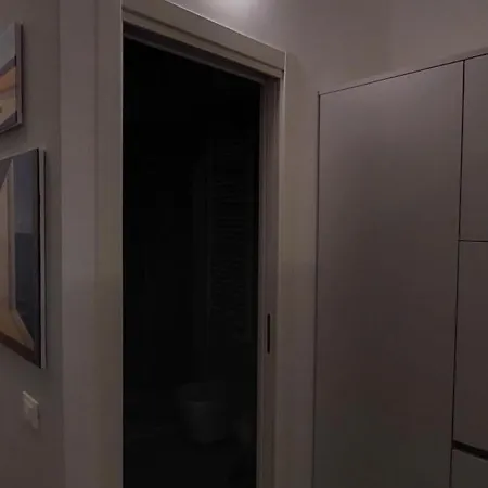 Arthome Apartment