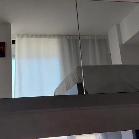 Arthome Apartment *