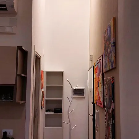 Arthome Apartment *