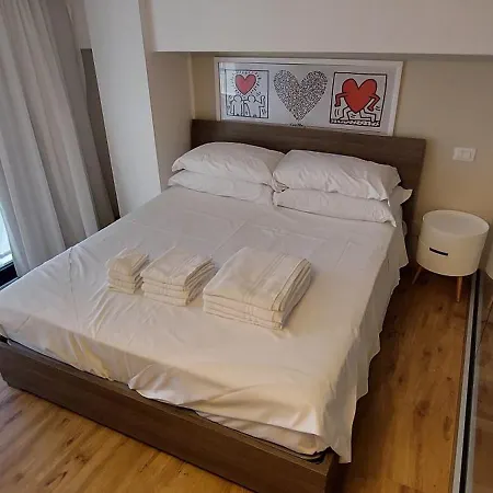 Arthome Apartment